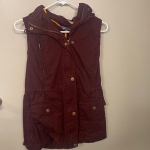Market and Spruce Vest